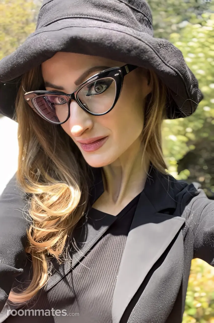 Profile photo 3 of 4