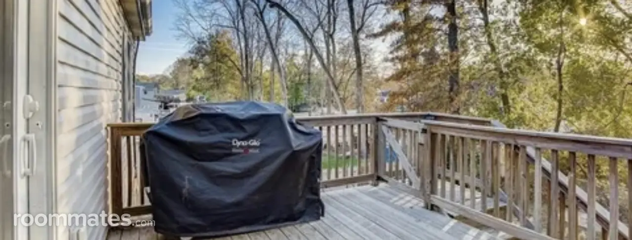 Profile photo 9 of 11