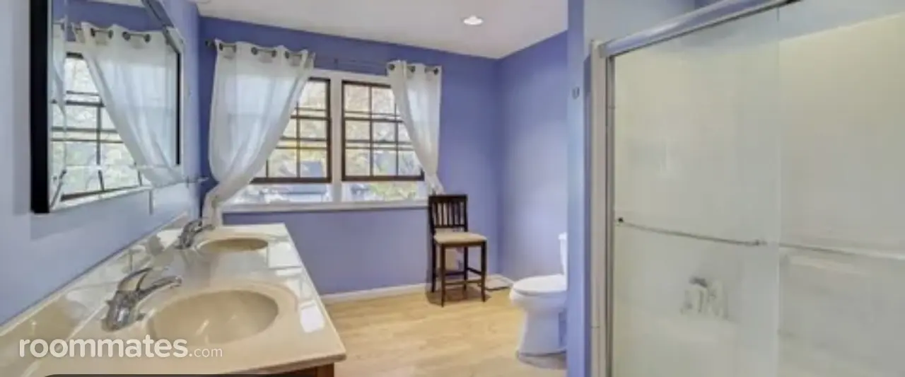 Profile photo 7 of 11