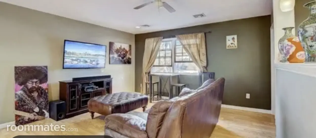 Profile photo 2 of 11