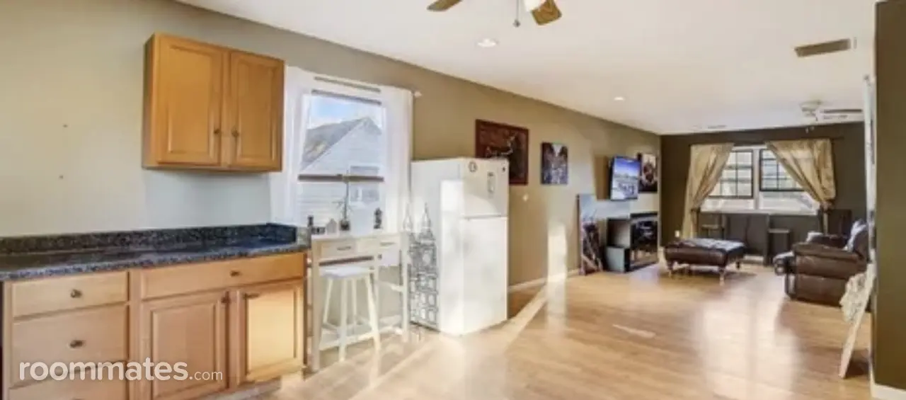 Profile photo 3 of 11