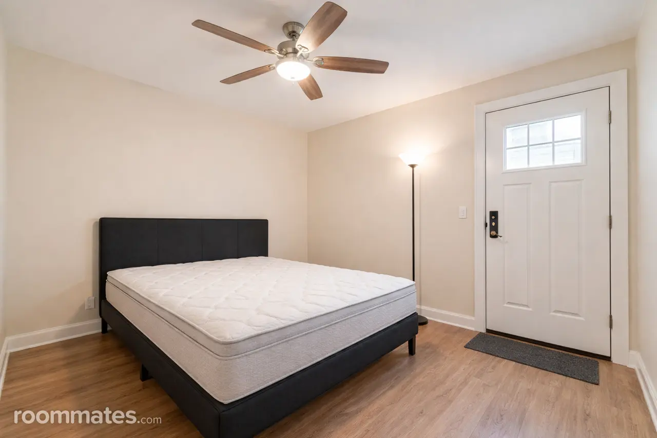 Profile photo 2 of 3