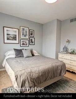 Room for rent in Elgin, IL $795, house