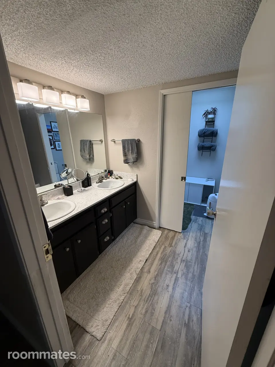 Profile photo 2 of 4