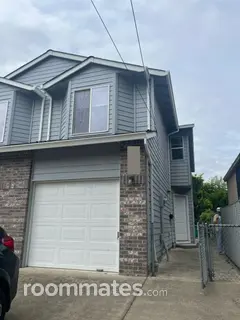 Room for rent in Portland, OR $1000, townhouse