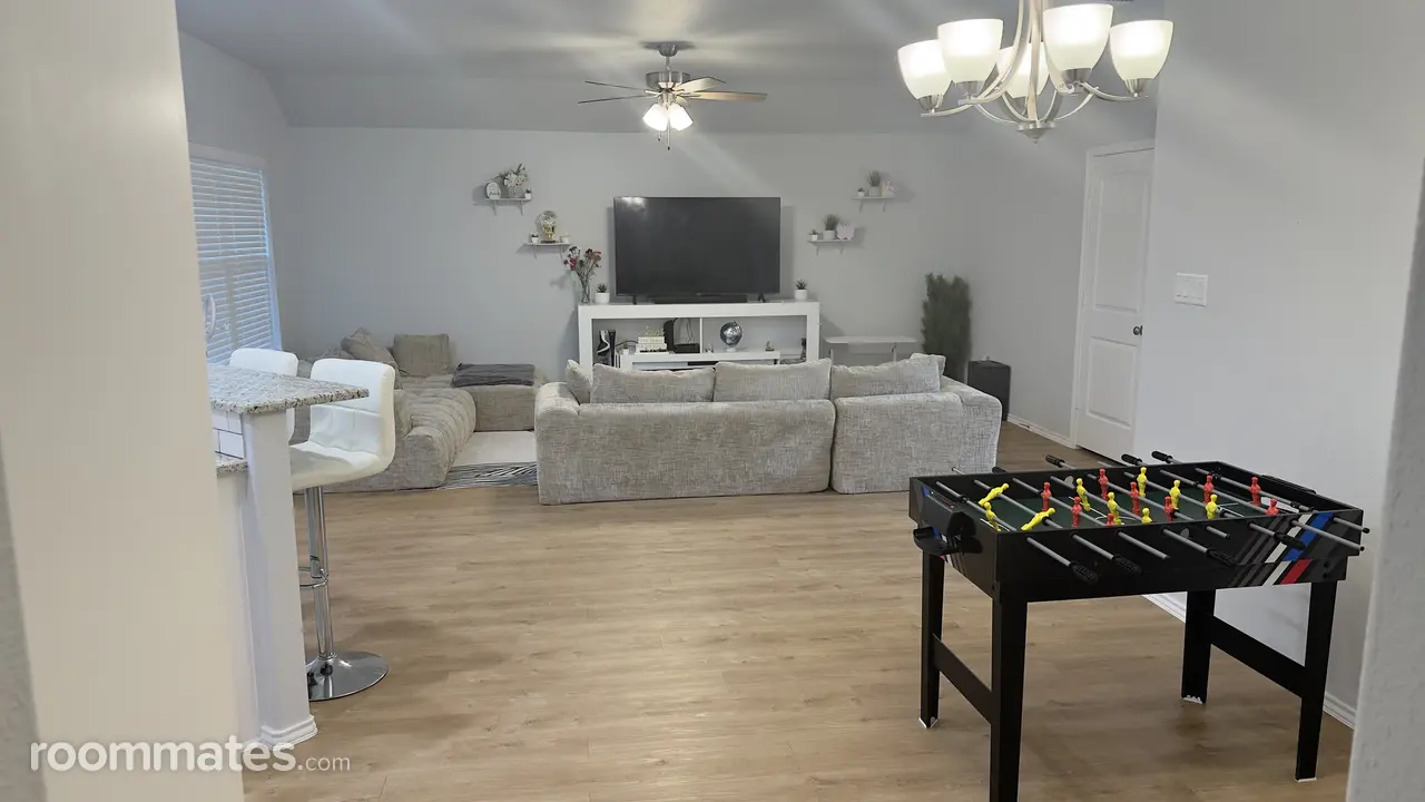 Profile photo 8 of 11