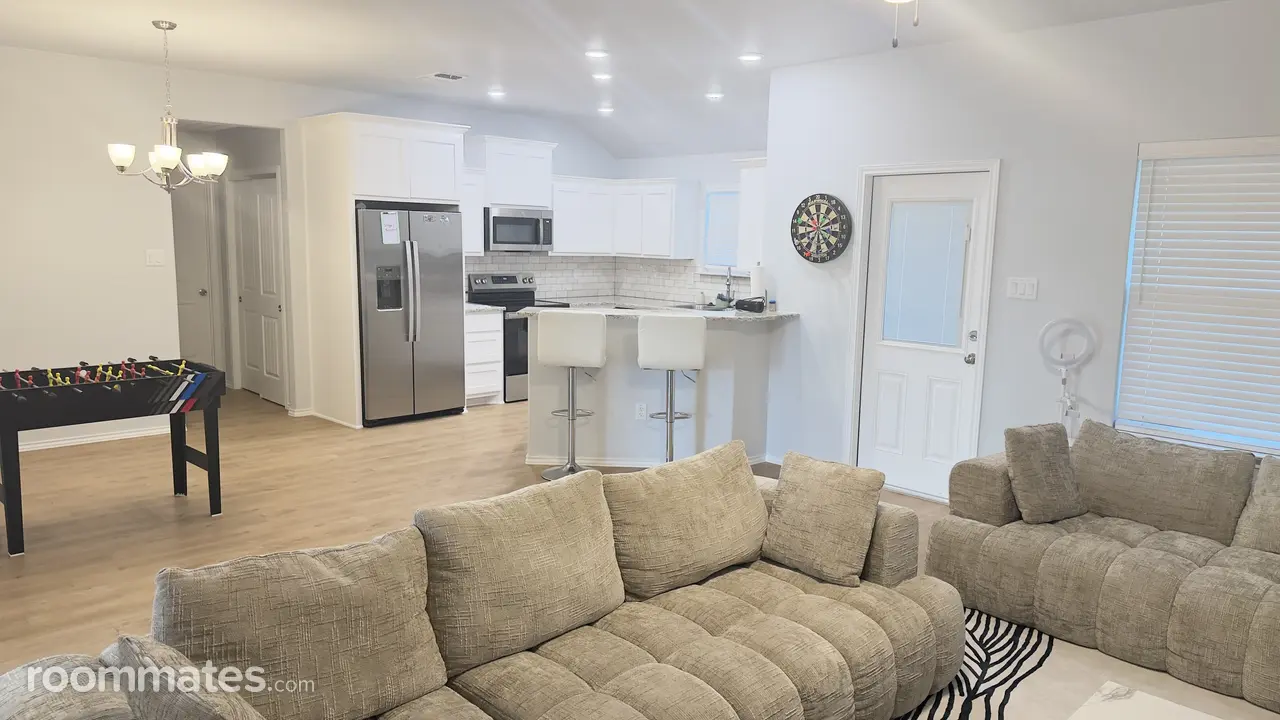 Profile photo 9 of 11