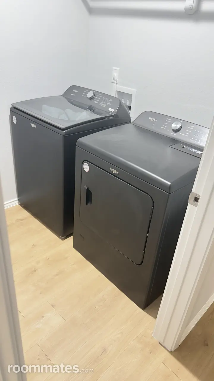 Profile photo 10 of 11