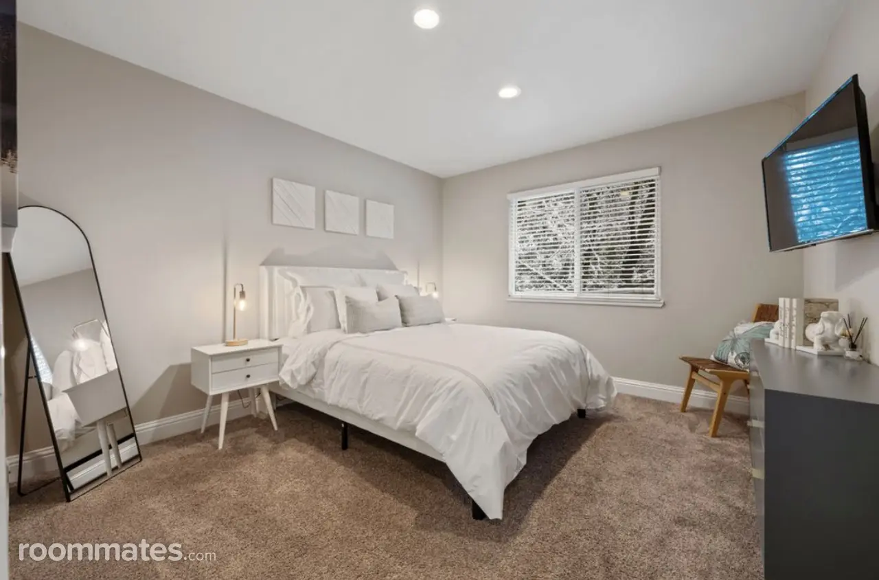 Profile photo 3 of 4