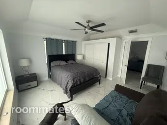 Room for rent in Lake Worth, FL $1100, house