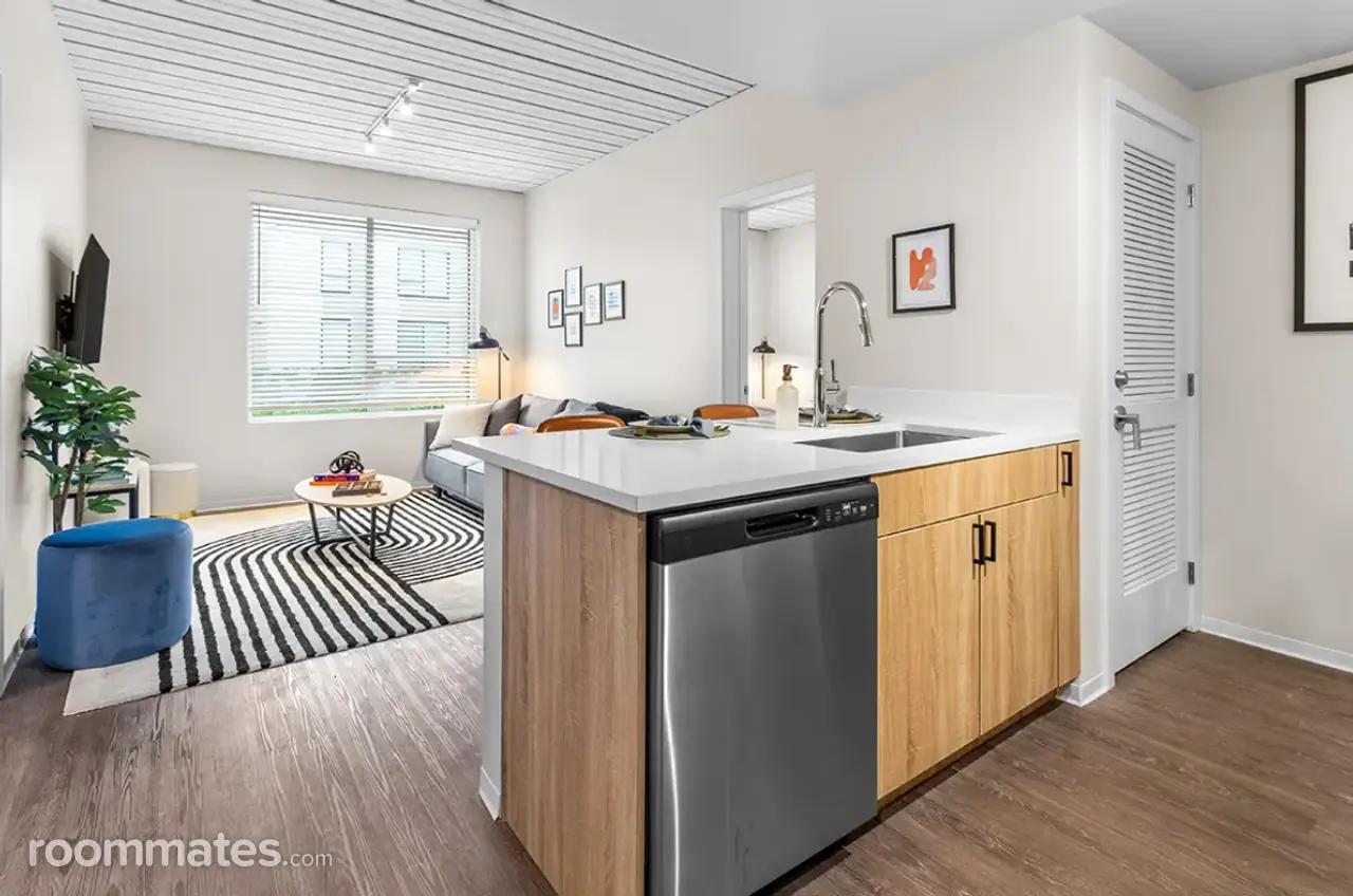 Profile photo 4 of 10