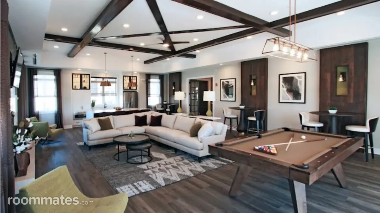 Profile photo 9 of 11