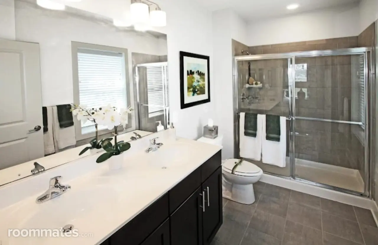 Profile photo 8 of 11