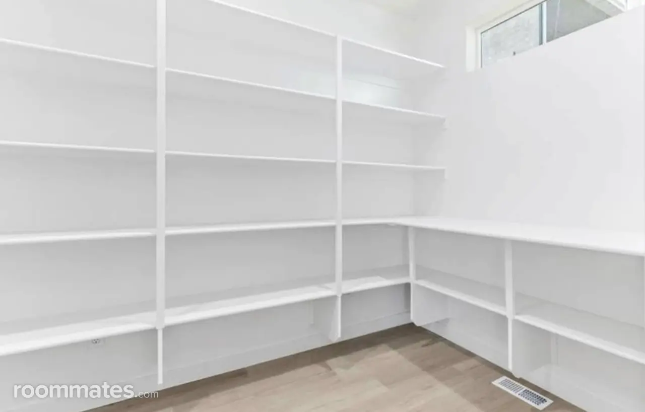 Profile photo 5 of 10