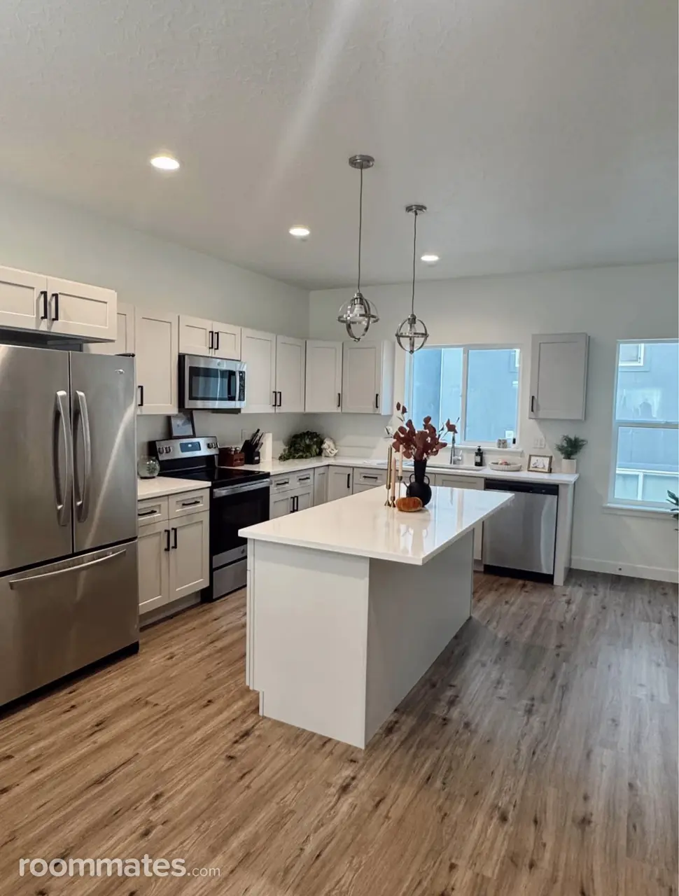 Profile photo 4 of 10