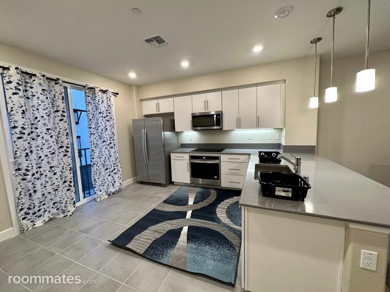 Profile photo 11 of 11