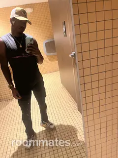 Roommate looking North Miami Beach, FL, $1000