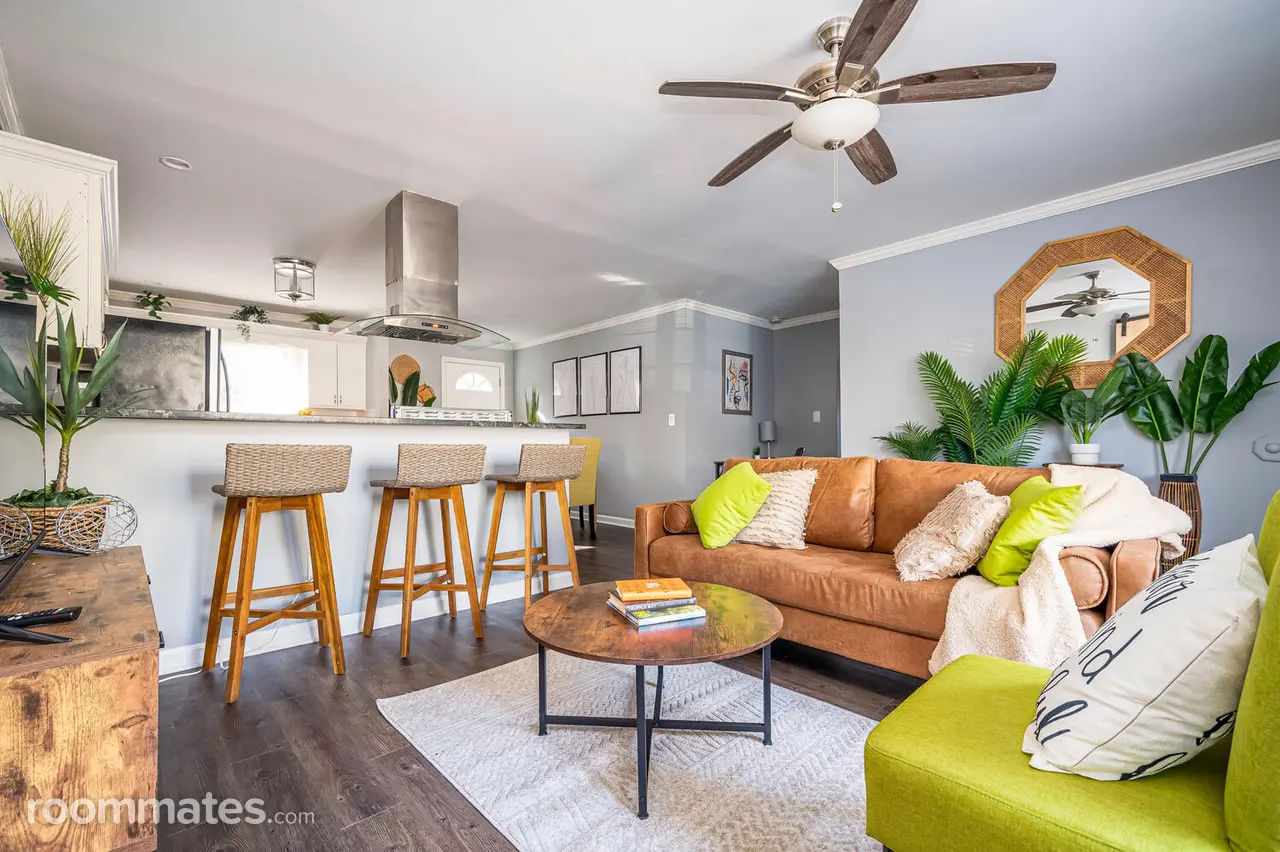 Profile photo 2 of 8