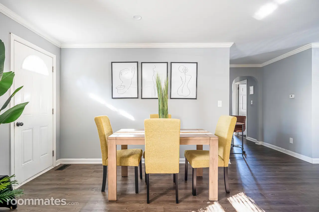 Profile photo 5 of 8