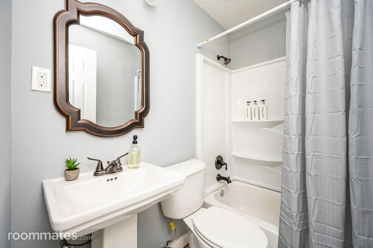 Profile photo 6 of 8