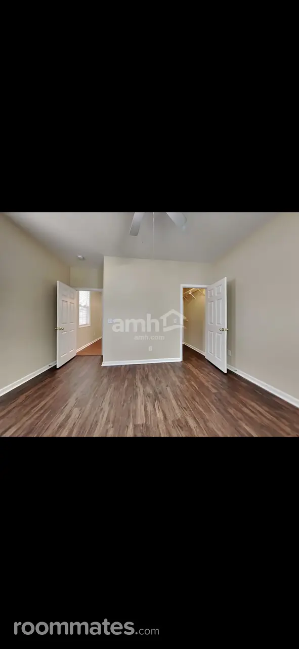 Profile photo 5 of 8