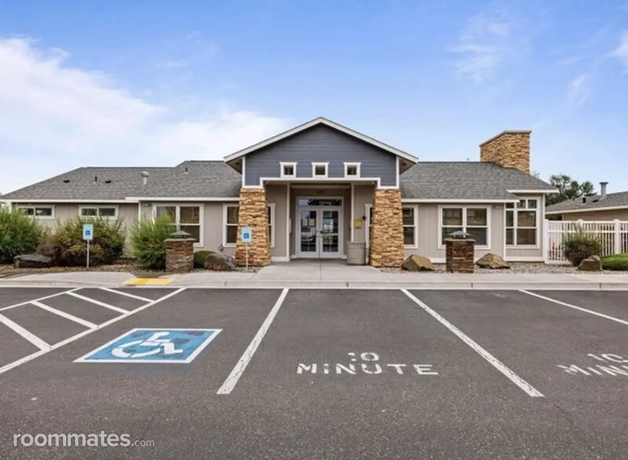 Profile photo 7 of 11