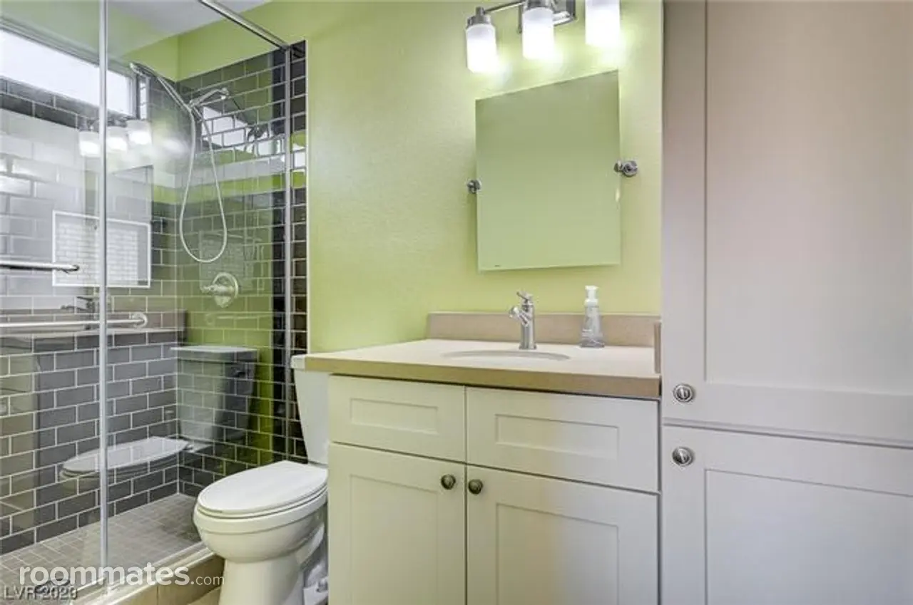 Profile photo 6 of 12