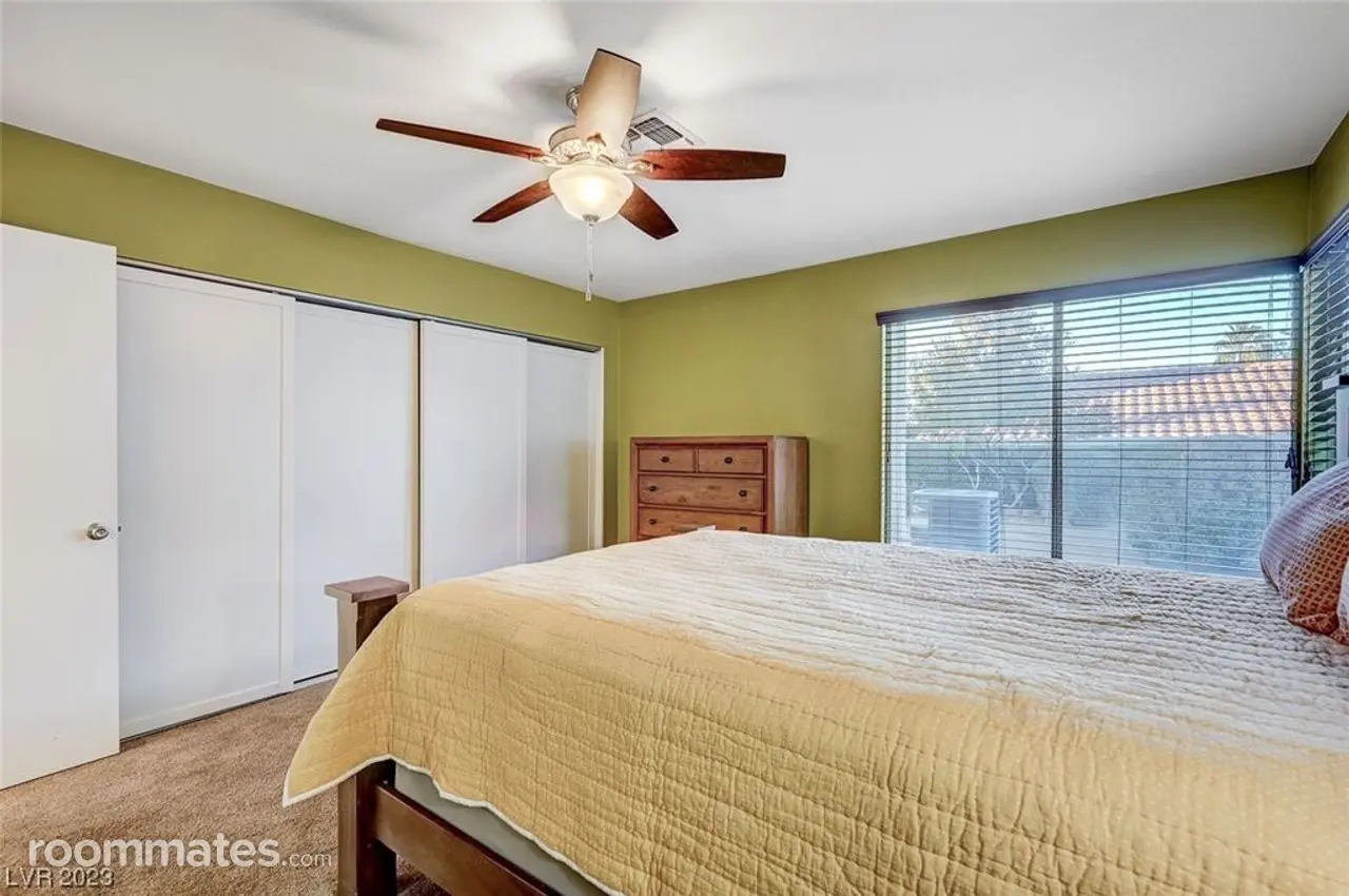 Profile photo 4 of 12