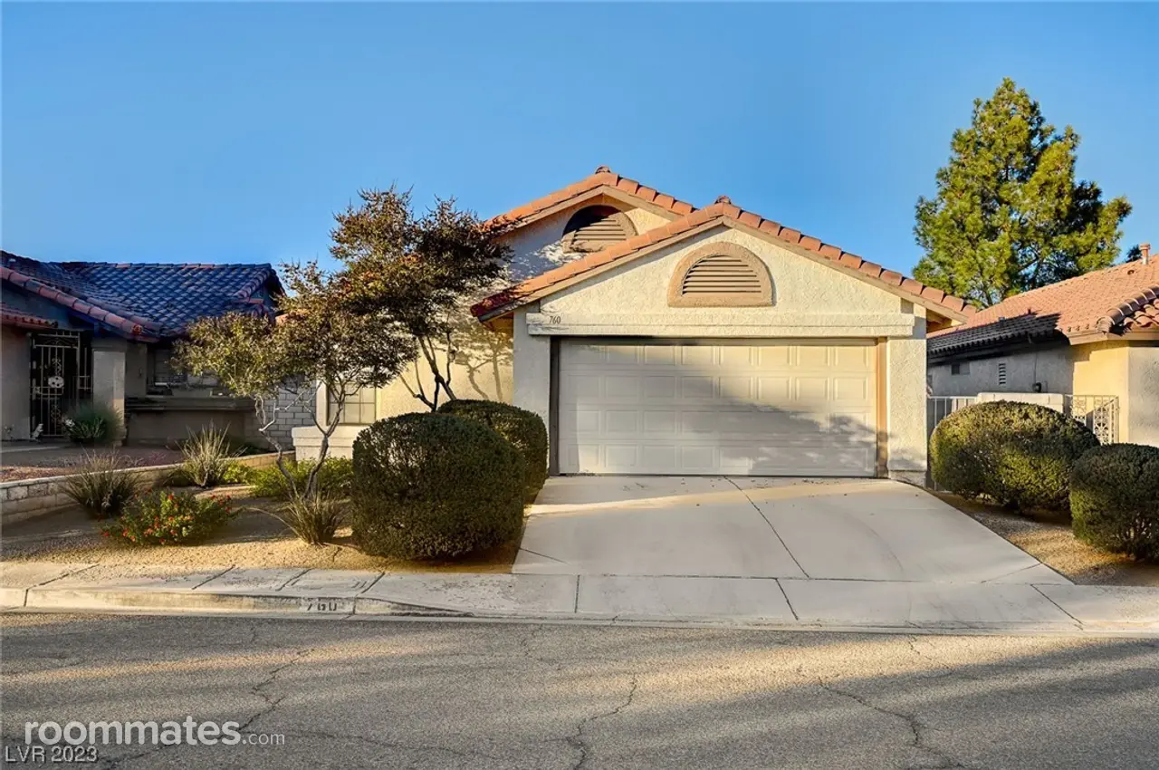 Profile photo 11 of 12