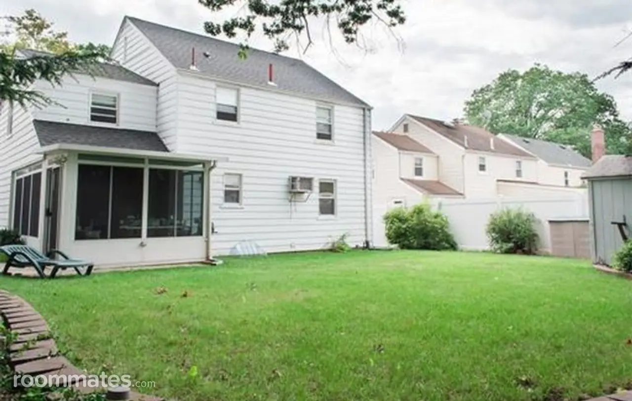 Profile photo 8 of 10