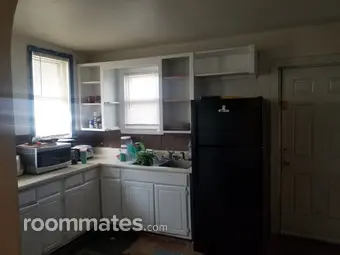 Room for rent in Toledo, OH $500, house