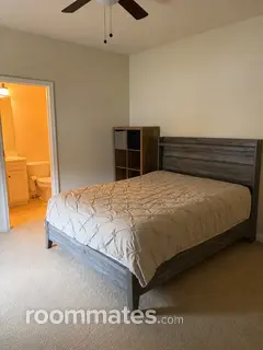 Room for rent in Snellville, GA $850, house