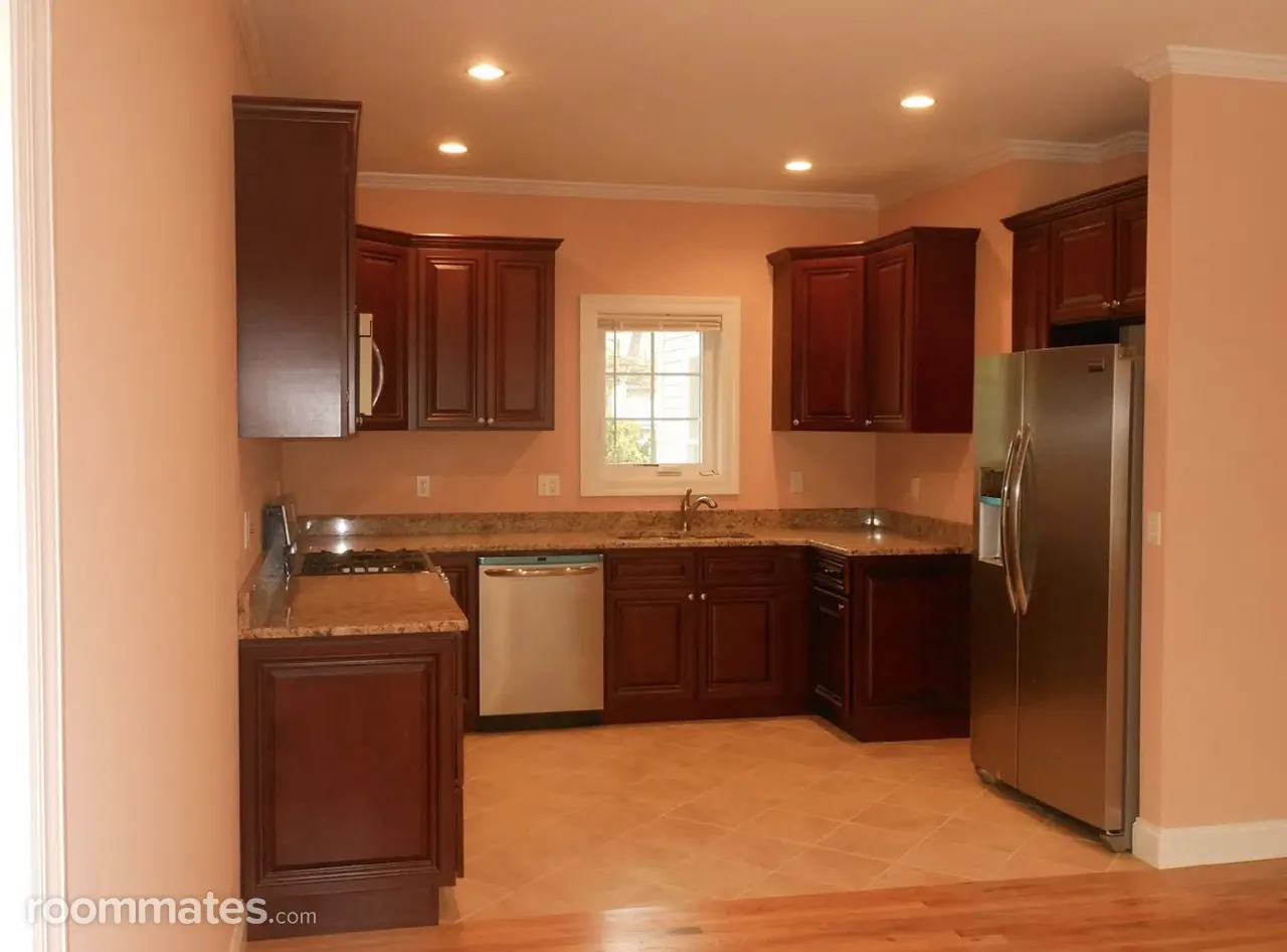 Profile photo 6 of 6