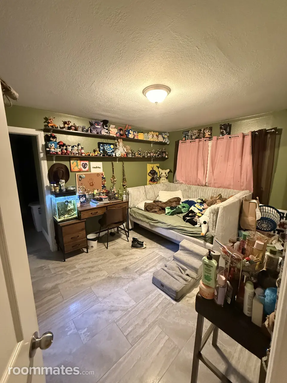 Profile photo 4 of 15