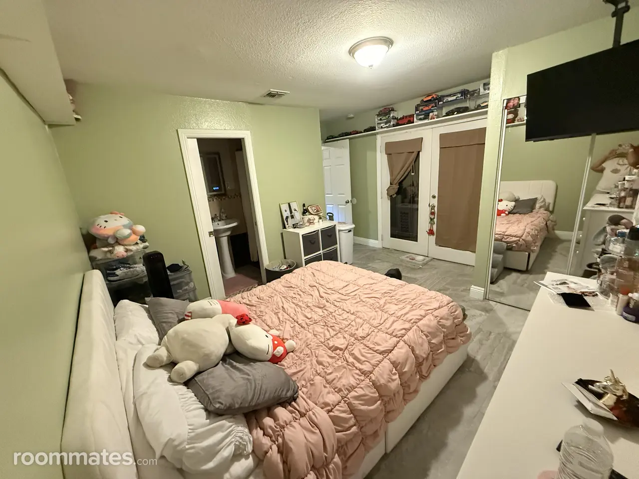 Profile photo 5 of 15