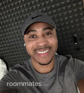 Roommate looking Jersey City, NJ, $2000