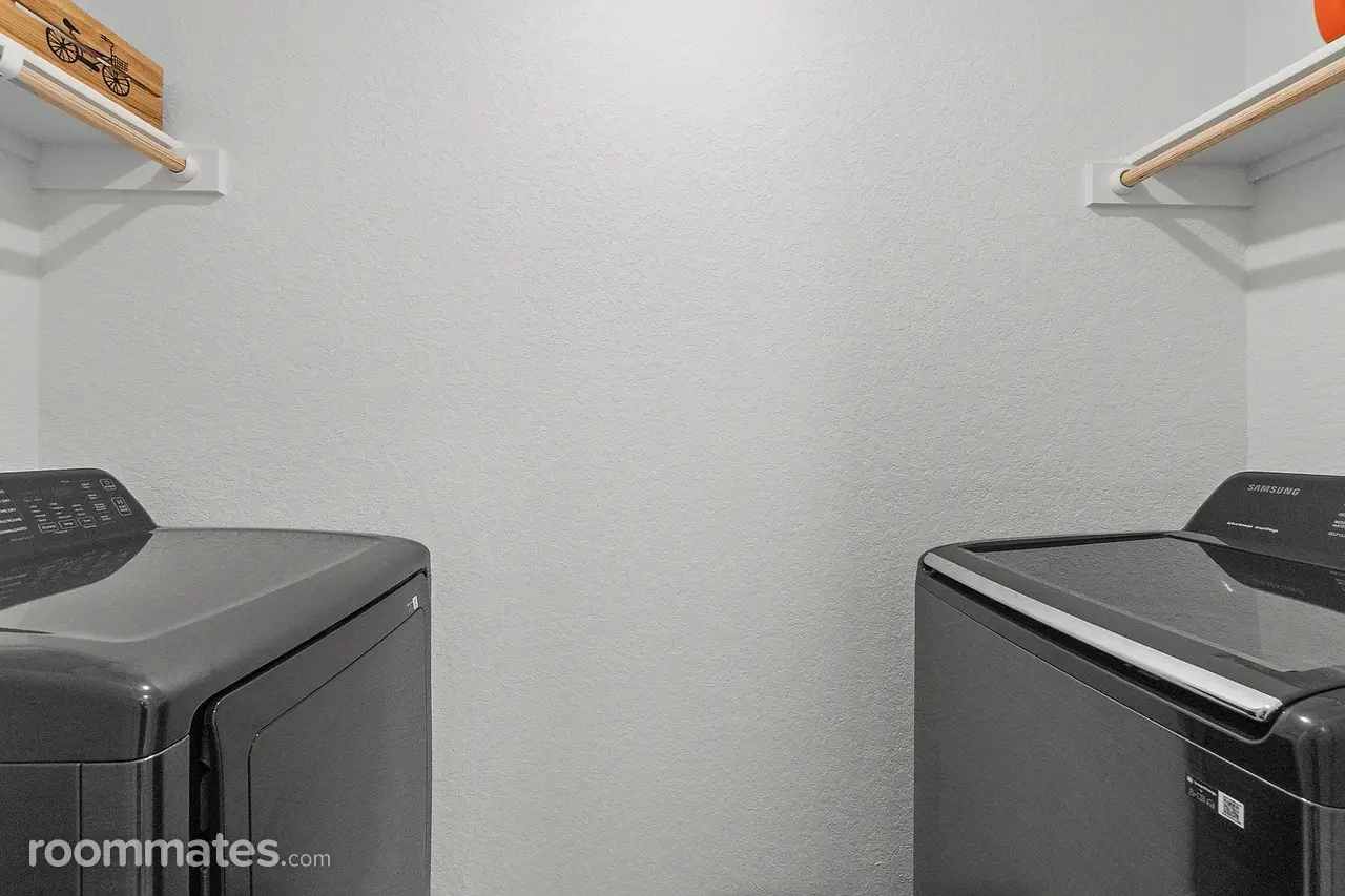 Profile photo 6 of 8