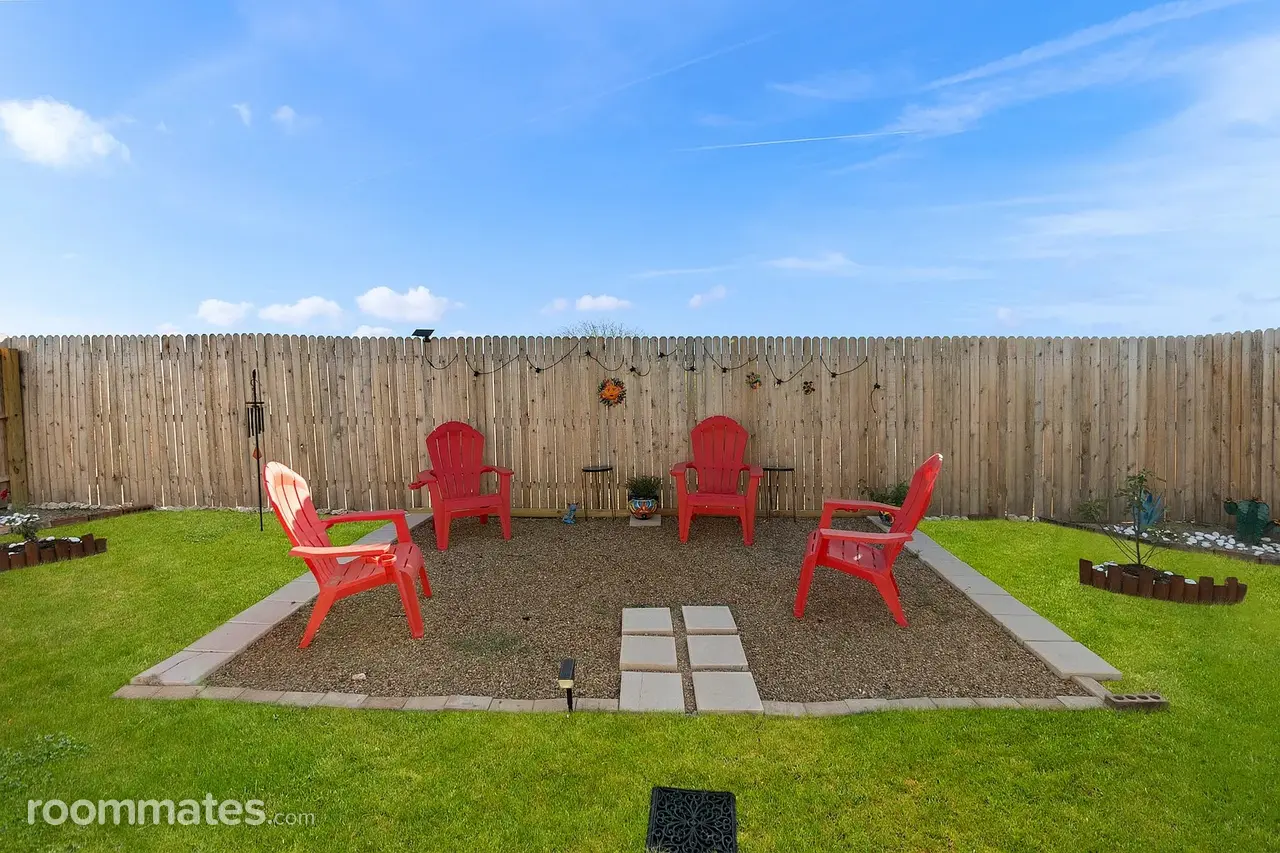 Profile photo 7 of 8