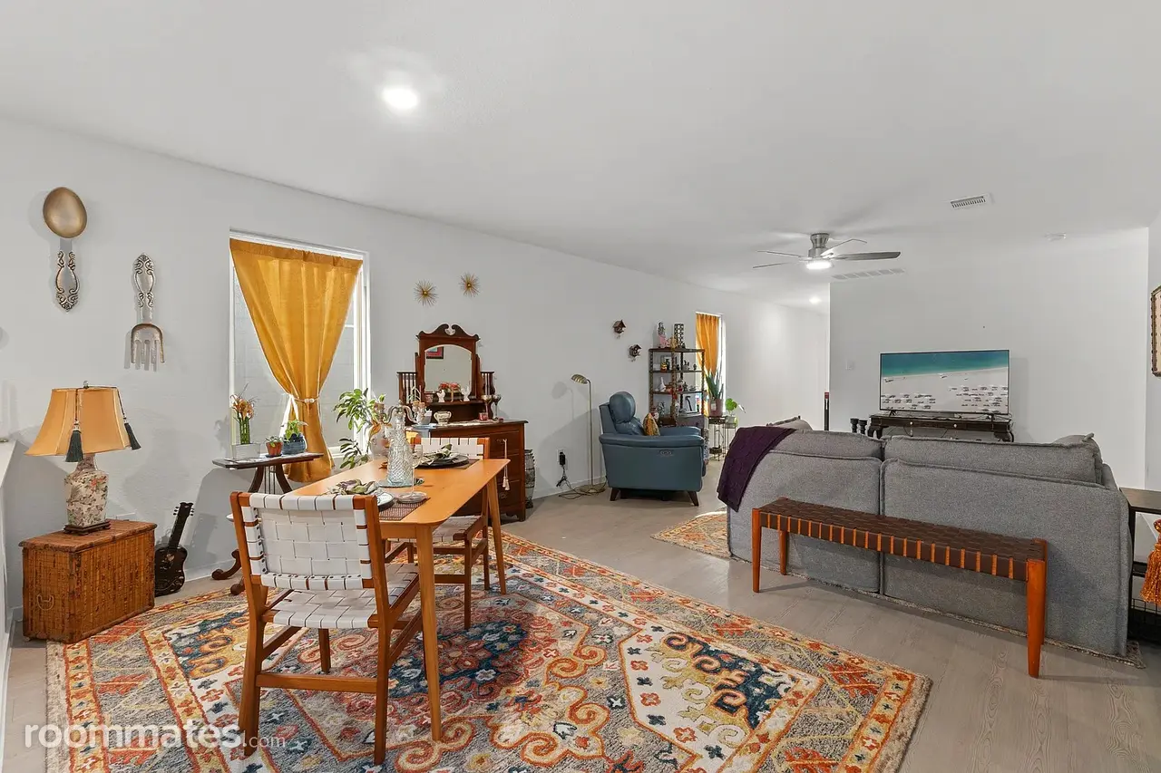 Profile photo 5 of 8