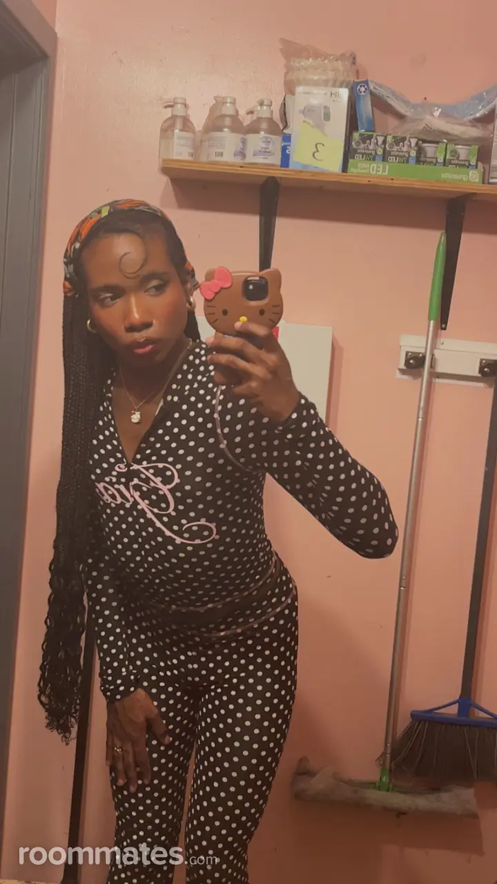 Profile photo 5 of 5