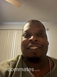 Roommate looking Riverside, CA, $800