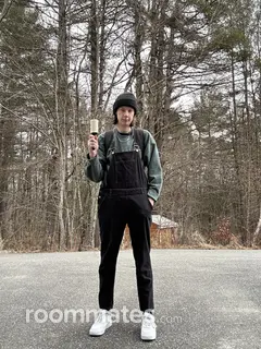 Roommate looking Manchester, NH, $900