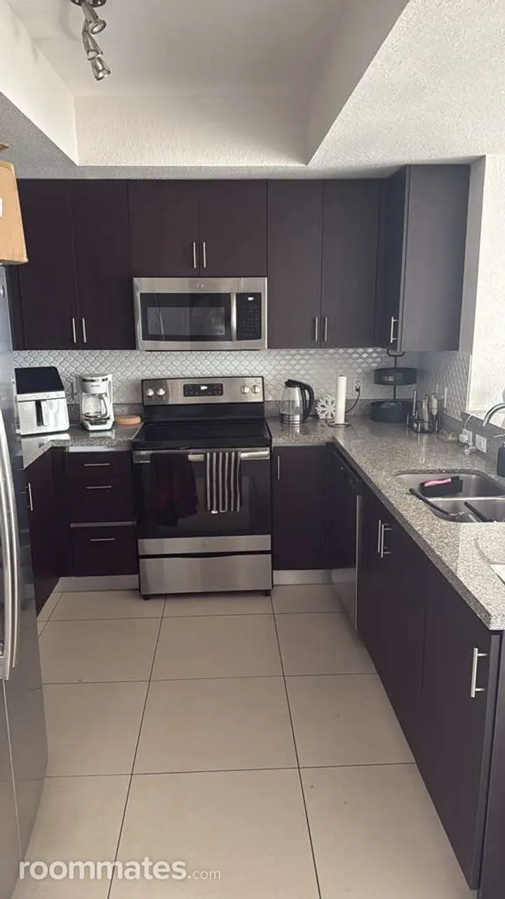 Profile photo 7 of 11