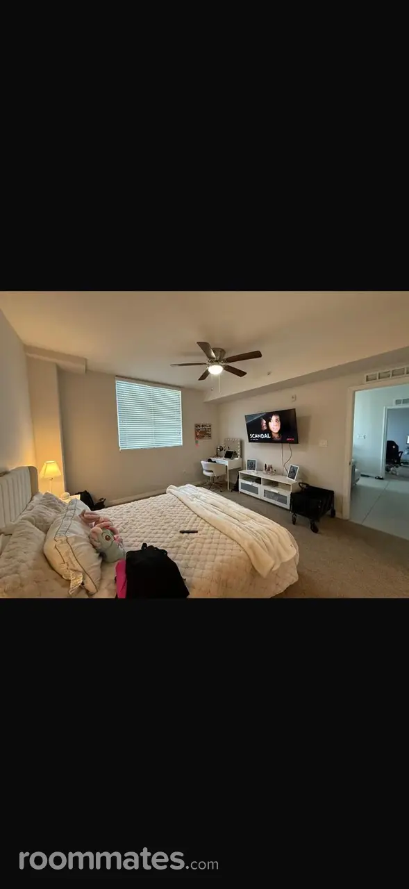 Profile photo 10 of 11