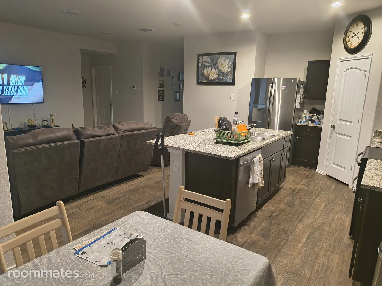 Profile photo 7 of 17