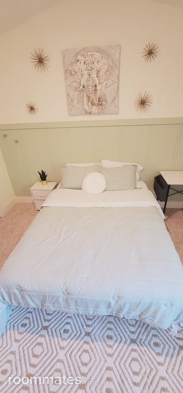 Profile photo 2 of 6