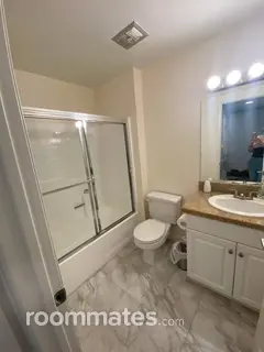 Room for rent in Woodland Hills, CA $1500, condo