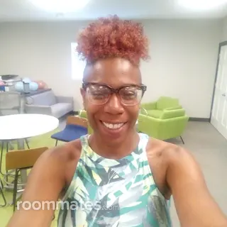 Roommate looking Riverside, CA, $1000