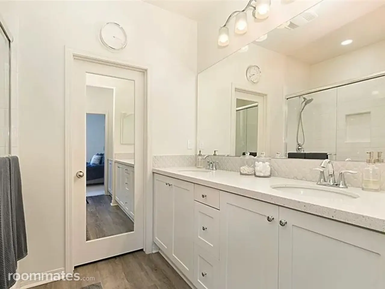 Profile photo 2 of 4