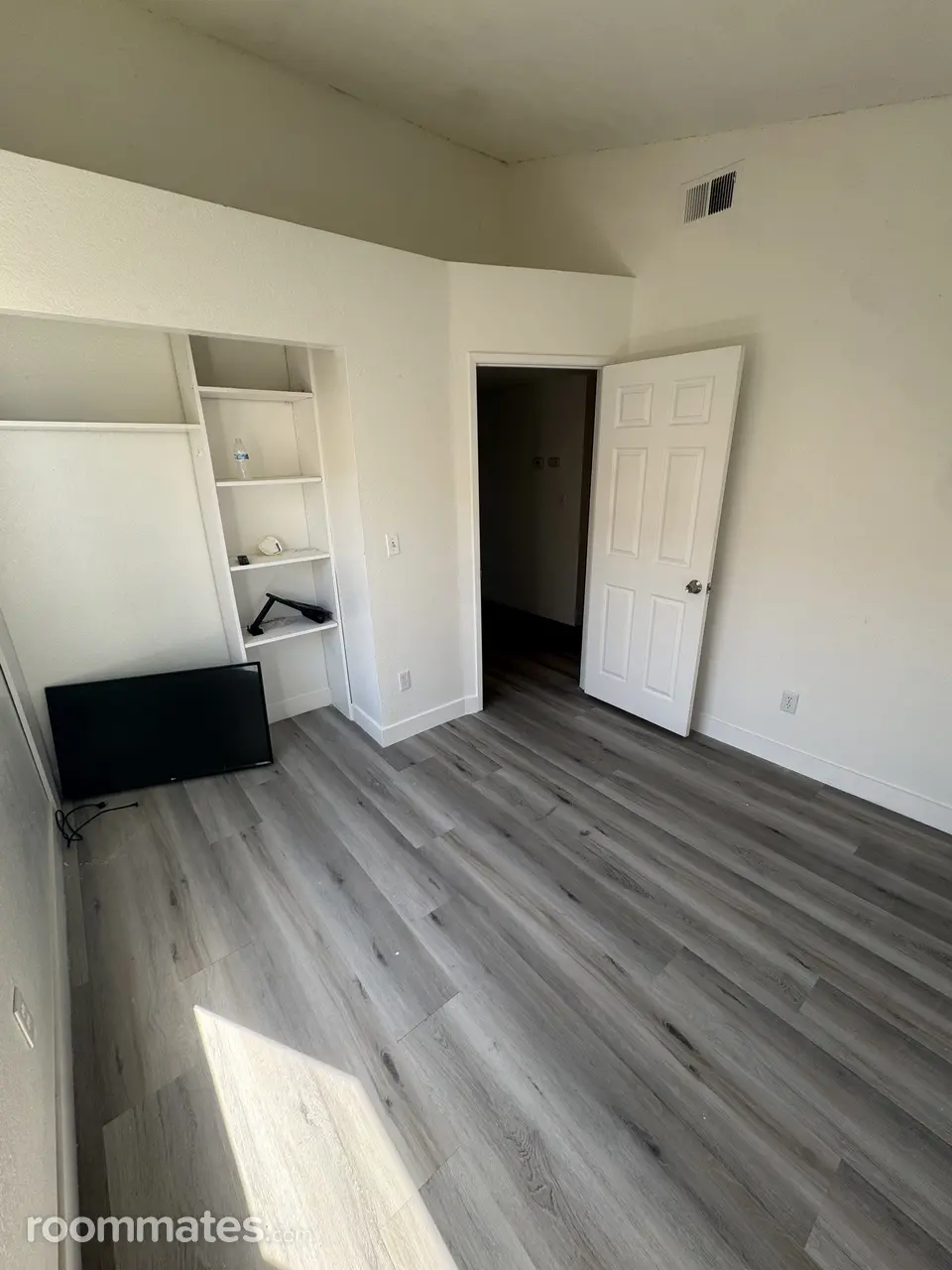 Profile photo 2 of 3